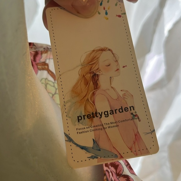 Pretty Garden floral wrap maxi. - Picture 8 of 13